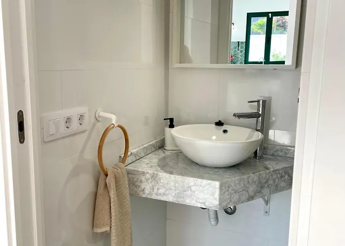Lilias - Private Heatable Pool, Bbq, Free Wifi Apartment