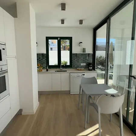 Lilias - Private Heatable Pool, Bbq, Free Wifi Puerto de Santiago (Tenerife)