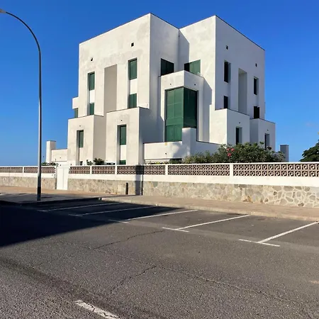 Lilias - Private Heatable Pool, Bbq, Free Wifi Puerto de Santiago (Tenerife)