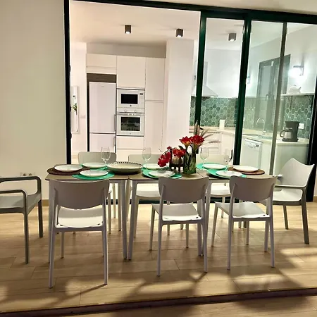 Lilias - Private Heatable Pool, Bbq, Free Wifi *