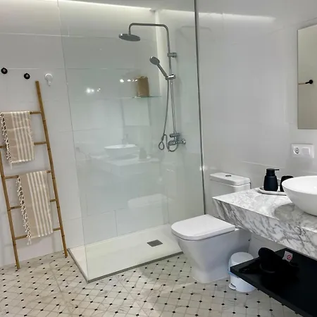 Apartament Lilias - Private Heatable Pool, Bbq, Free Wifi *