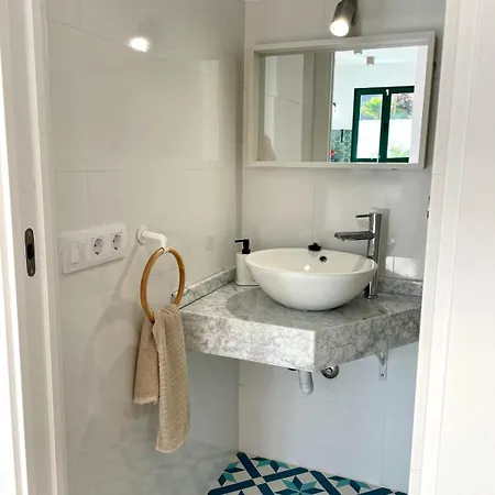 Lilias - Private Heatable Pool, Bbq, Free Wifi Apartment