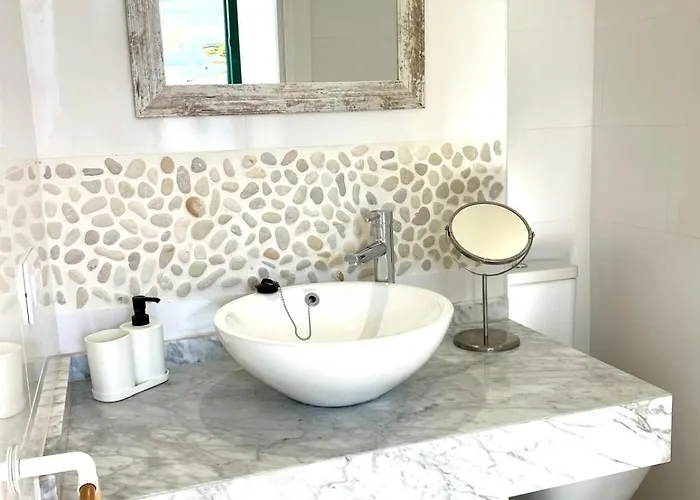 Lilias - Private Heatable Pool, Bbq, Free Wifi *