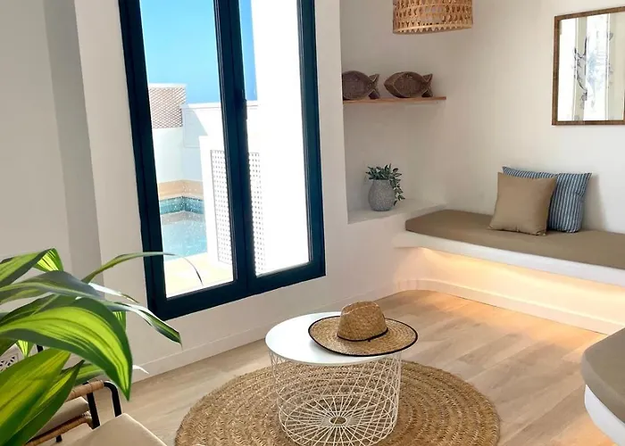 Lilias - Private Heatable Pool, Bbq, Free Wifi * 圣地亚哥港