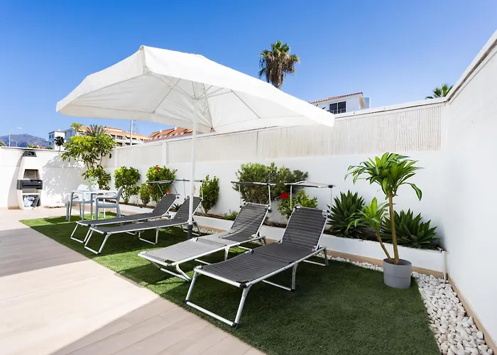 Lilias - Private Heatable Pool, Bbq, Free Wifi *