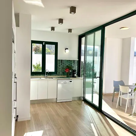 Lilias - Private Heatable Pool, Bbq, Free Wifi Puerto de Santiago (Tenerife)